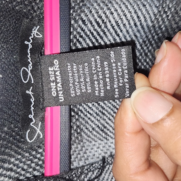 French Laundry One Size Shawl Poncho Body Scarf Checkered Shrug - Picture 2 of 4